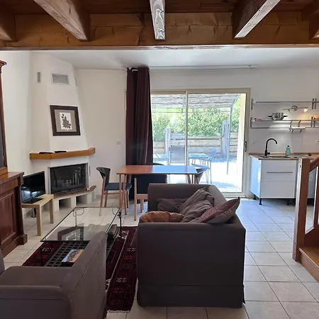 Domaine Mont Saint Juan Holiday home *